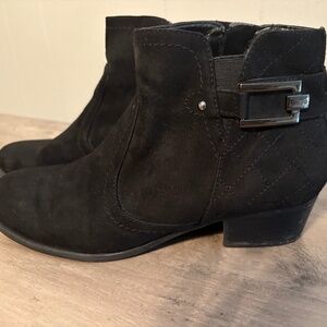 Unisa suede booties